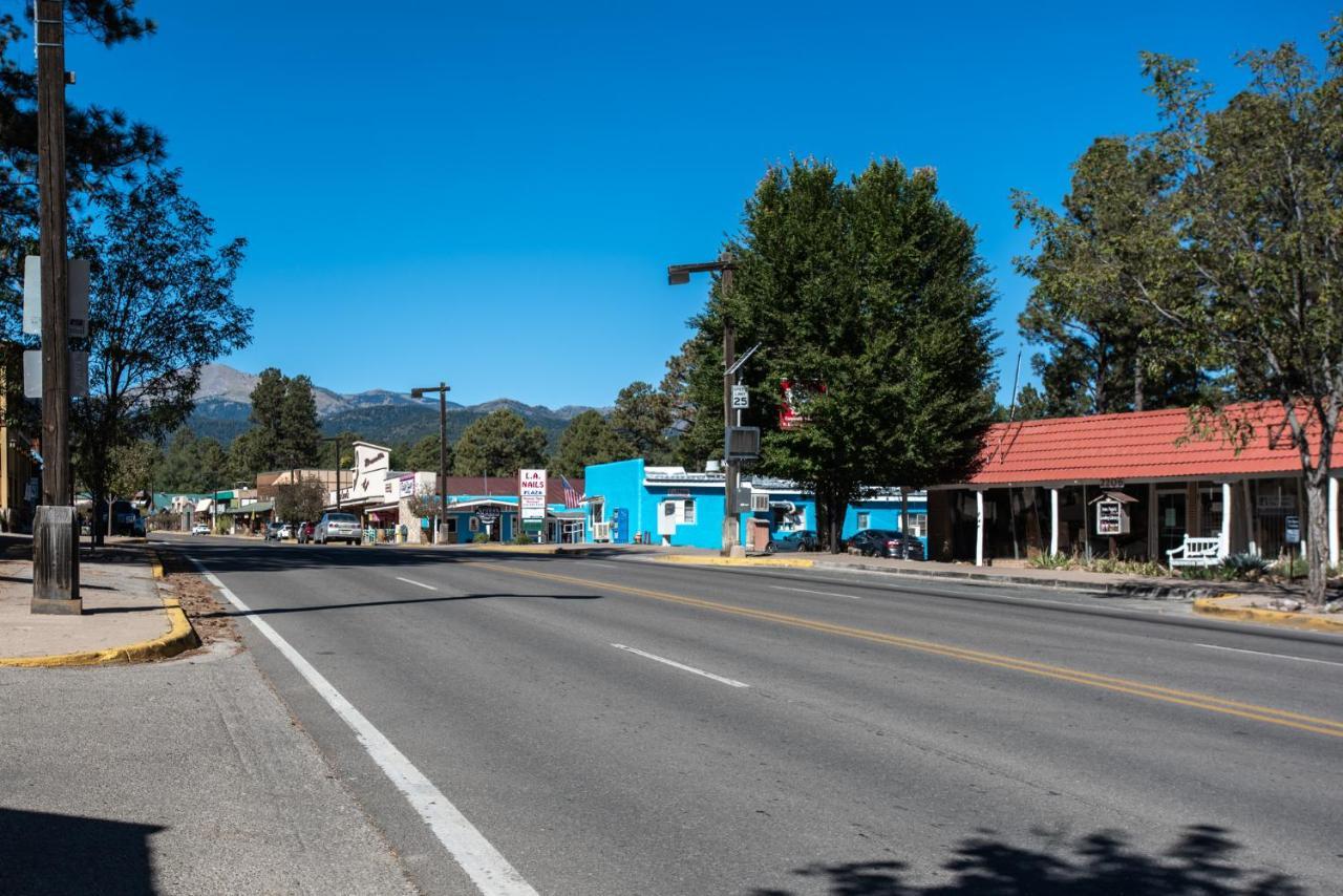 Apache Village Cabinette 15, Queen Bed, Midtown, Sleeps 2 Ruidoso Exterior photo