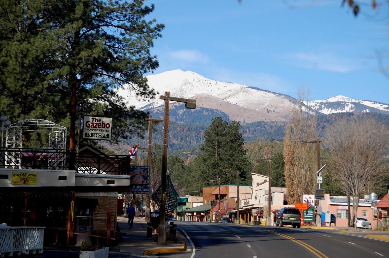 Apache Village Cabinette 15, Queen Bed, Midtown, Sleeps 2 Ruidoso Exterior photo